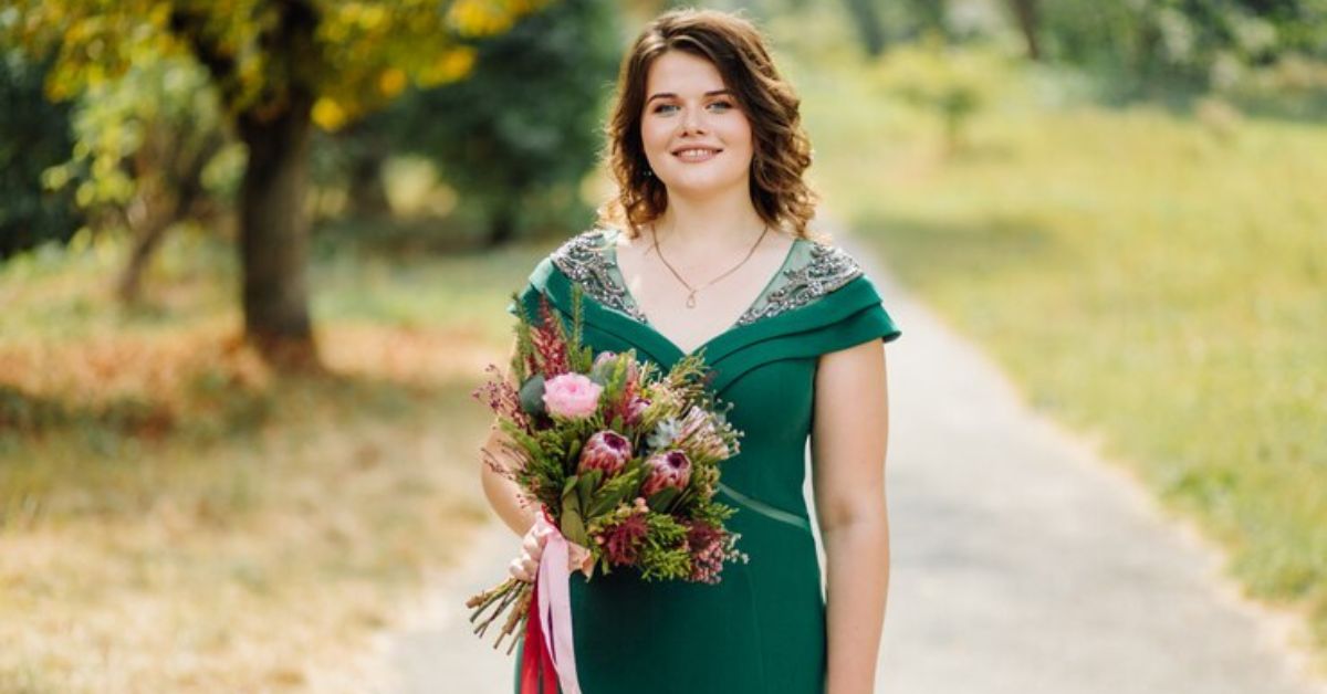 green dress