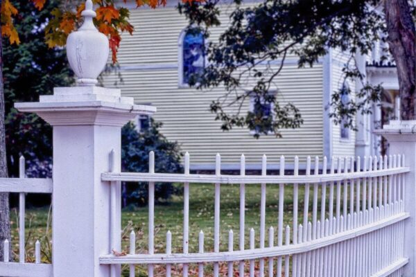 A Comprehensive Comparison of Different Types of Residential Fences