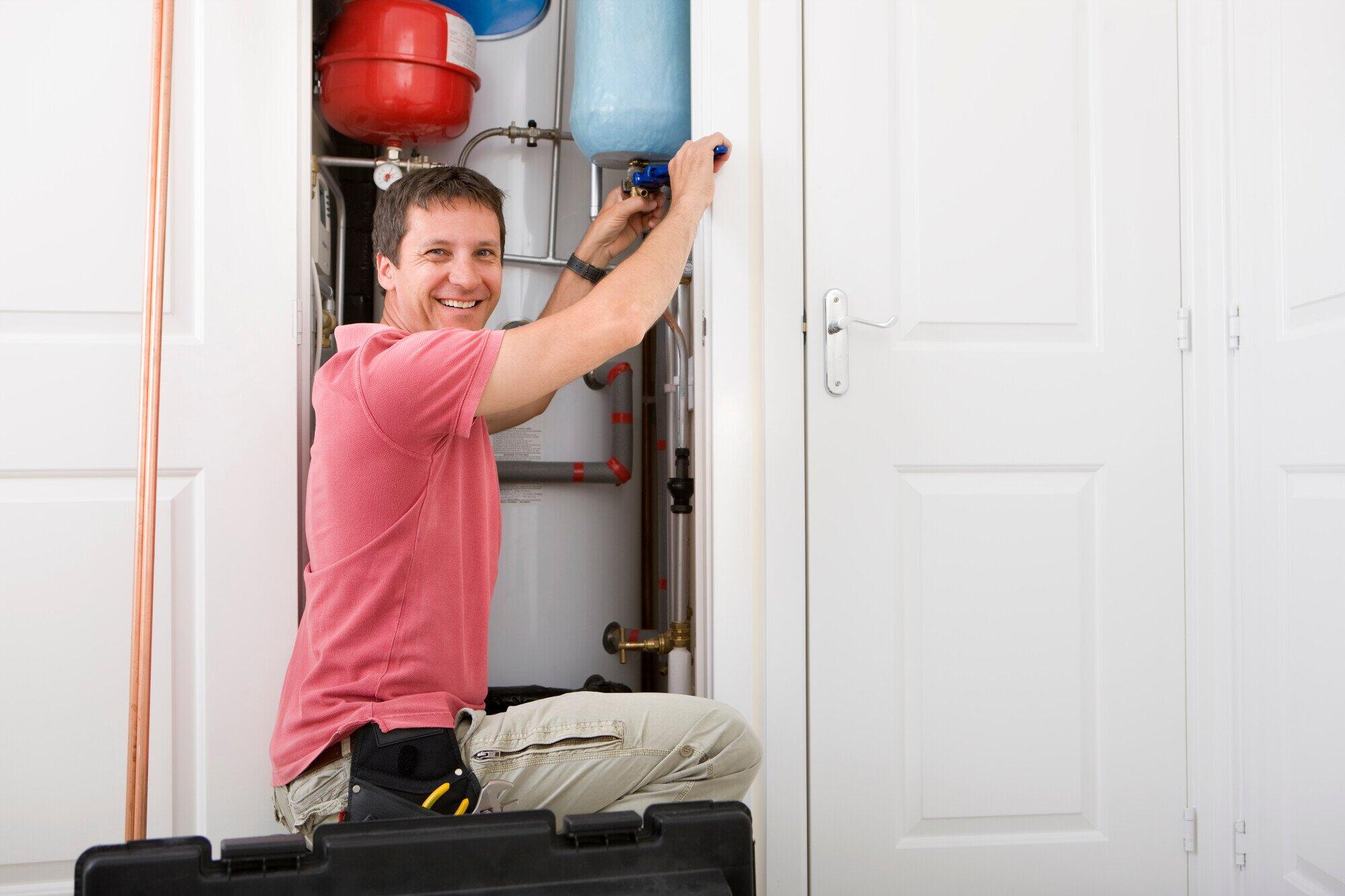 Top 6 Signs You Need Emergency Water Heater Repair Immediately