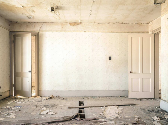 4 Essential Considerations Before Renovating Your Vacant House